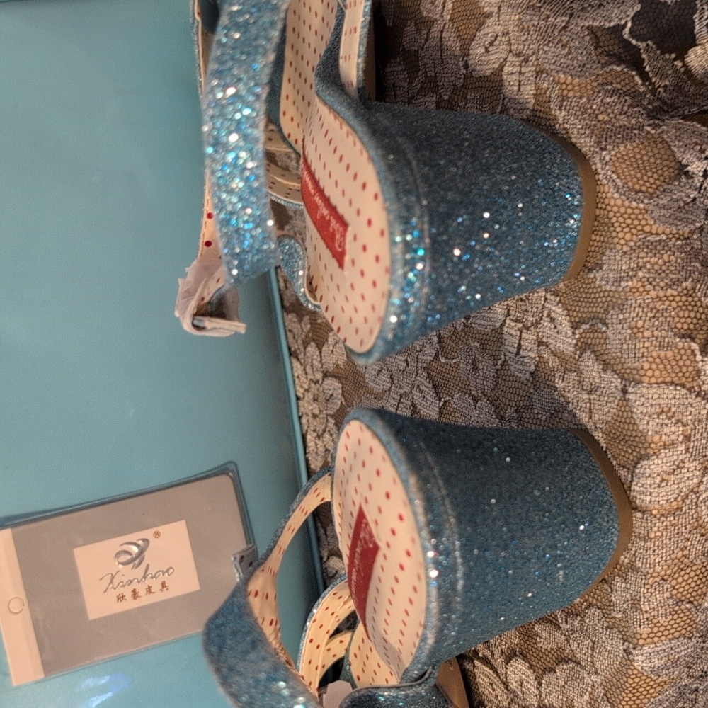 Shoes - Picture 3 of 6